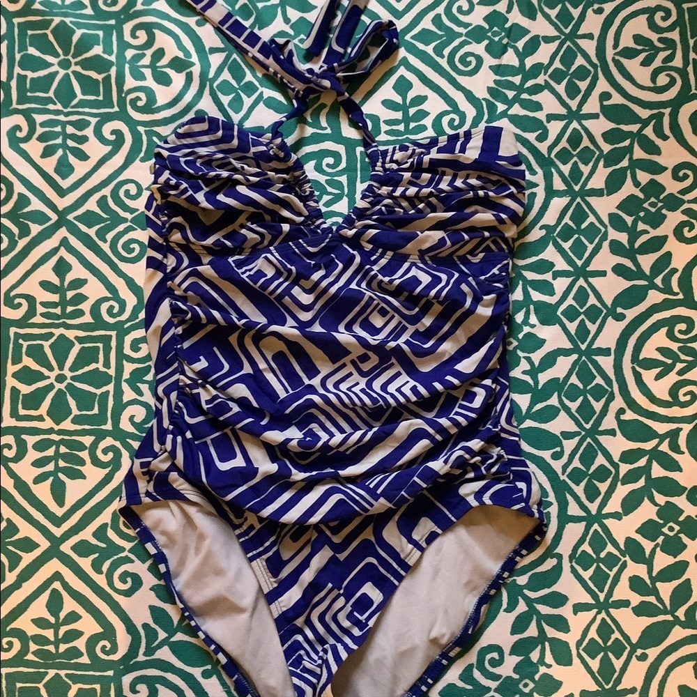 Women’s one piece bathing suit